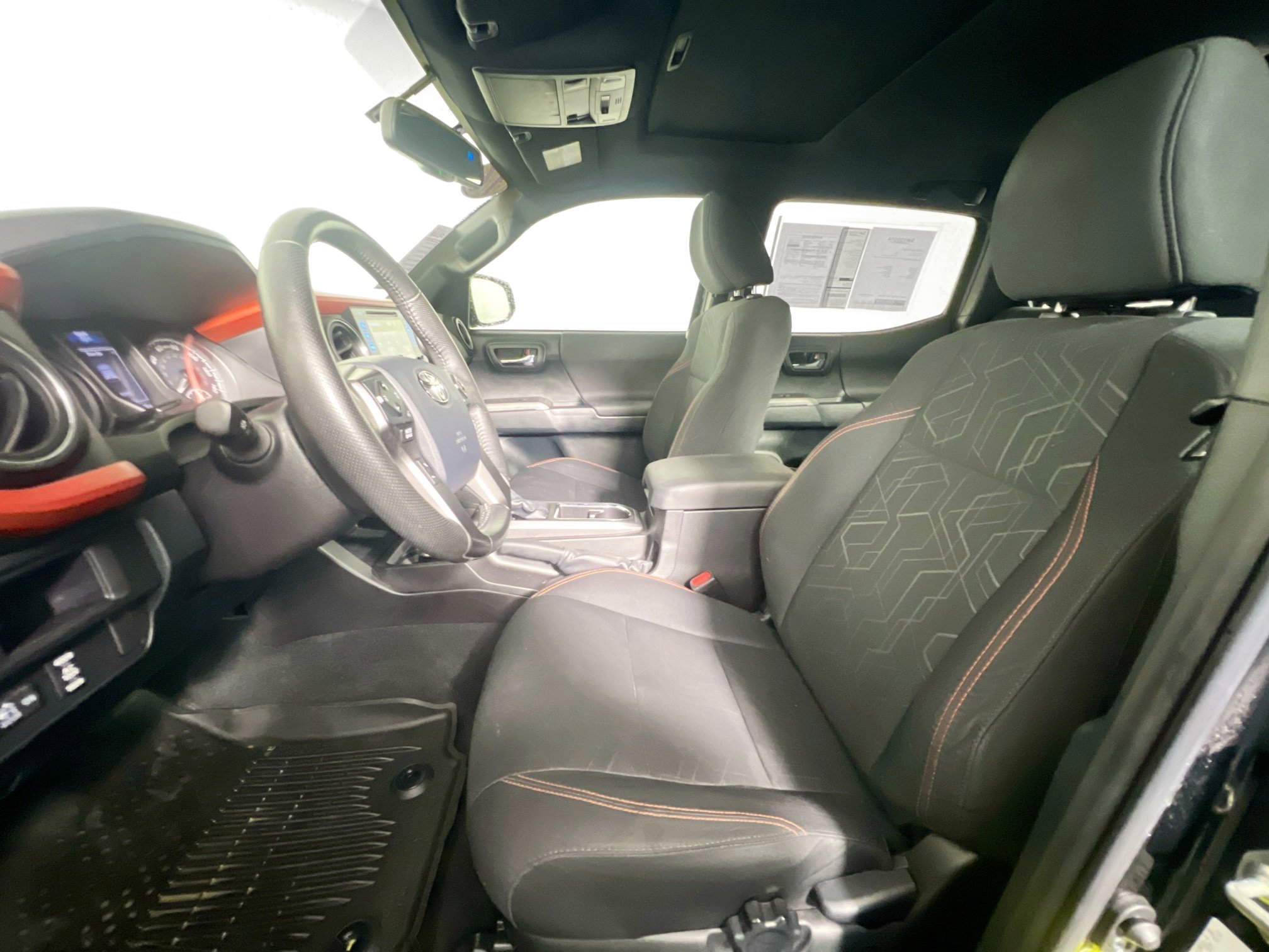 Used 2016 Toyota Tacoma TRD Sport w/ Premium & Technology Package RWD image 14
