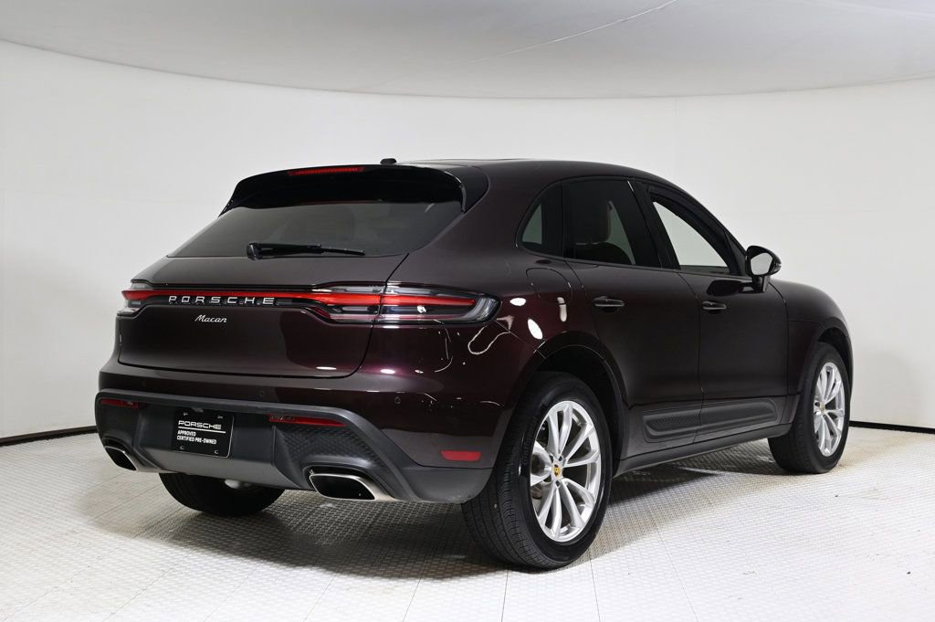 Certified 2024 Porsche Macan image 7