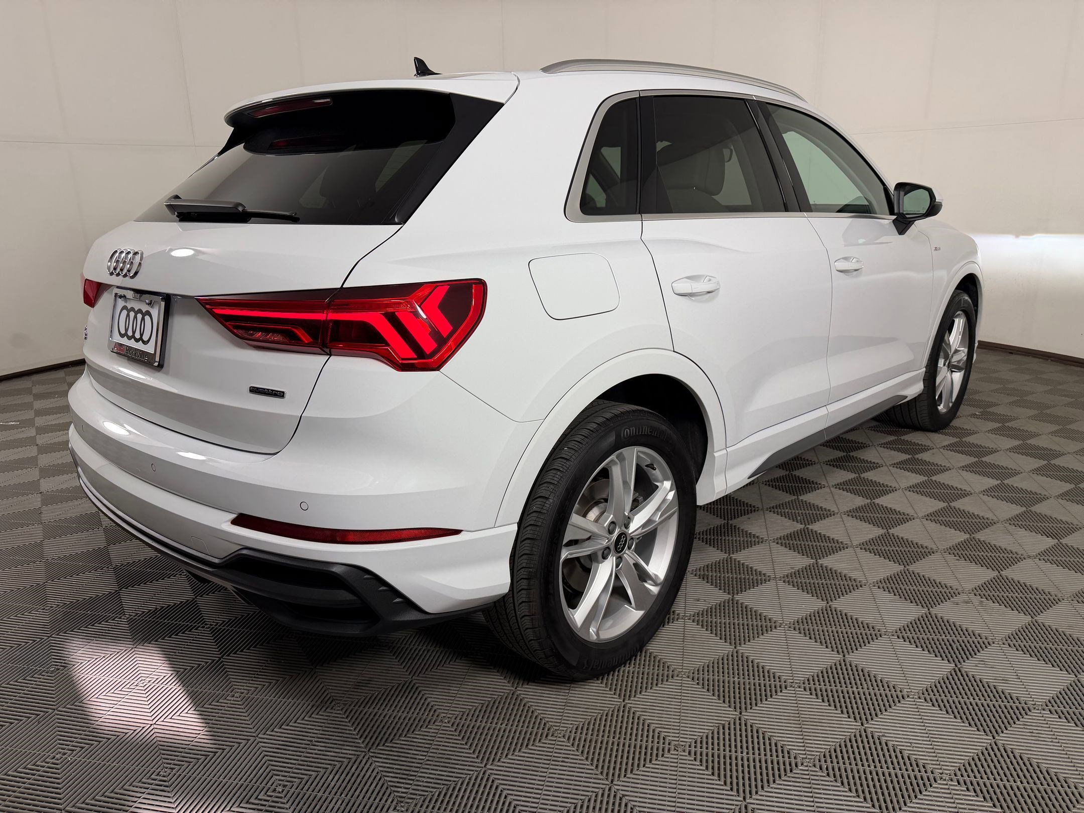 Certified 2024 Audi Q3 2.0T Premium Plus AWD/4WD image 9