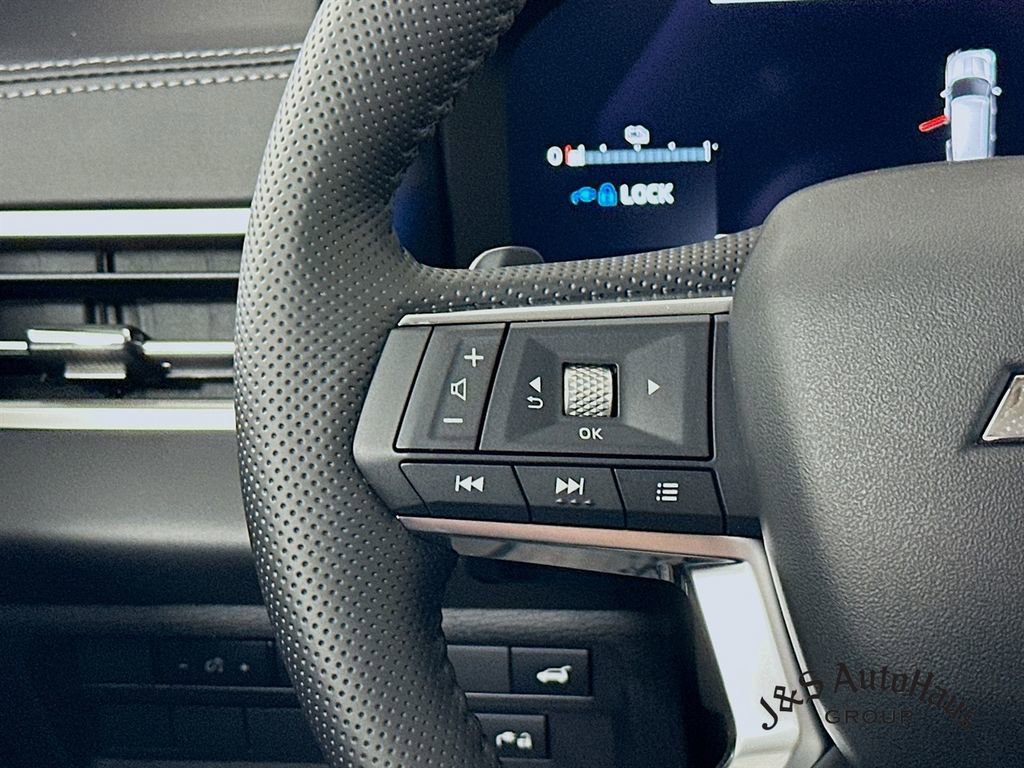 Used 2024 Mitsubishi Outlander SEL image 13