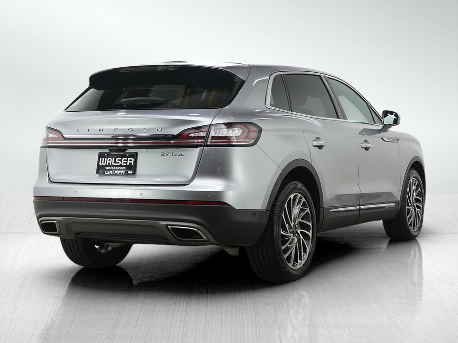 Used 2020 Lincoln Nautilus Reserve w/ Equipment Group 201A image 6