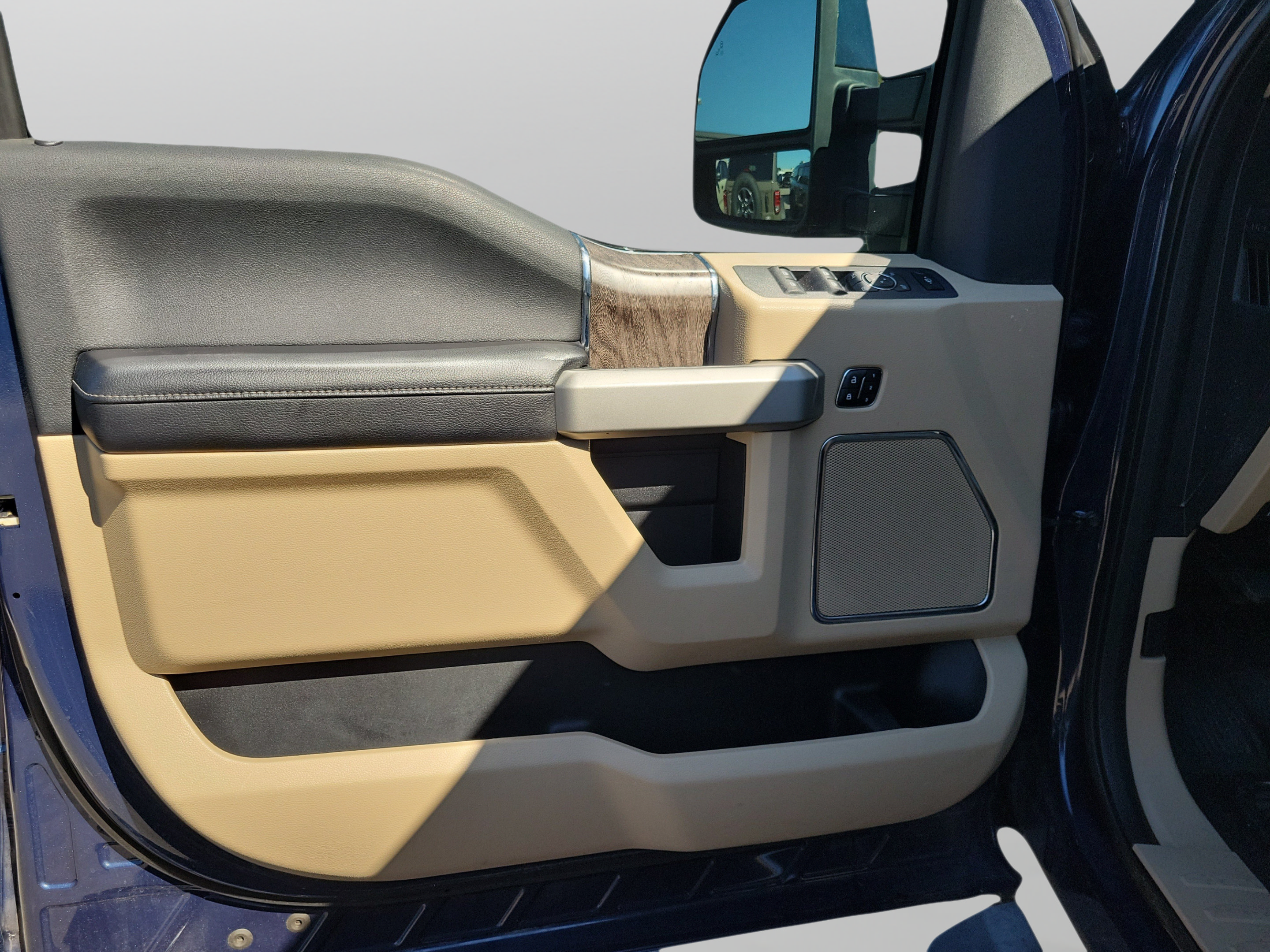 Used 2019 Ford F350 Lariat w/ Lariat Ultimate Package AWD/4WD image 14