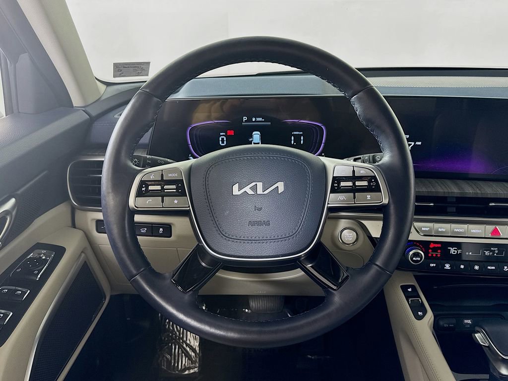 Used 2025 Kia Telluride EX w/ EX Captain's Chair Package AWD/4WD image 11