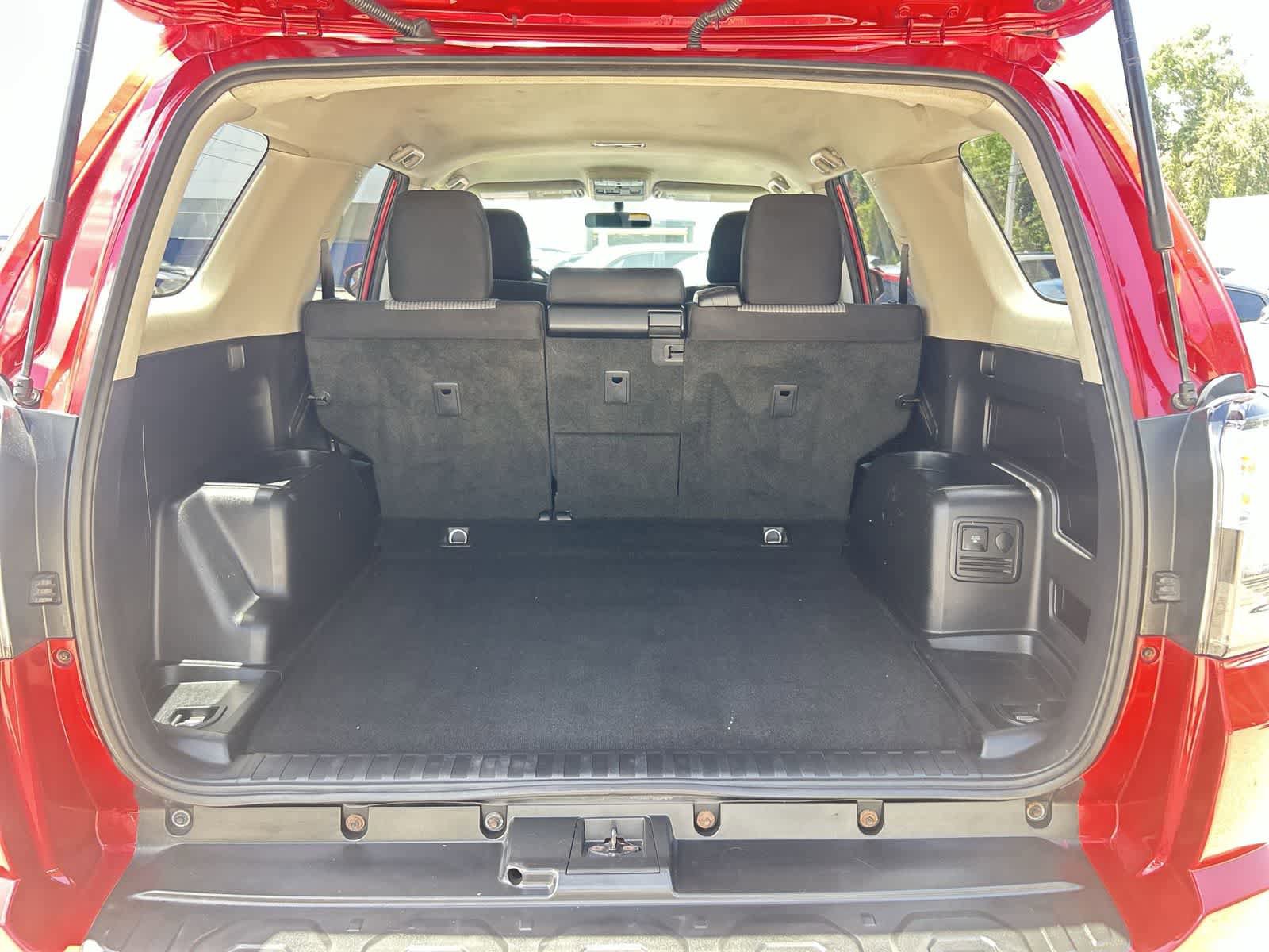 Used 2015 Toyota 4Runner SR5 AWD/4WD image 9