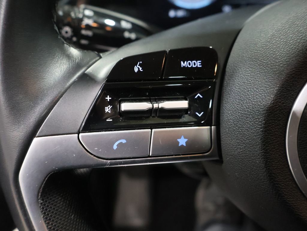 Used 2024 Hyundai Elantra Limited image 36