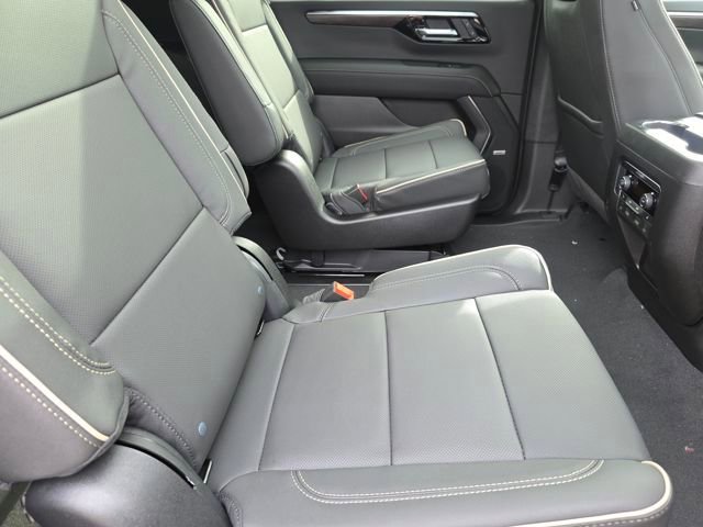 New 2026 Chevrolet Suburban Premier image 26