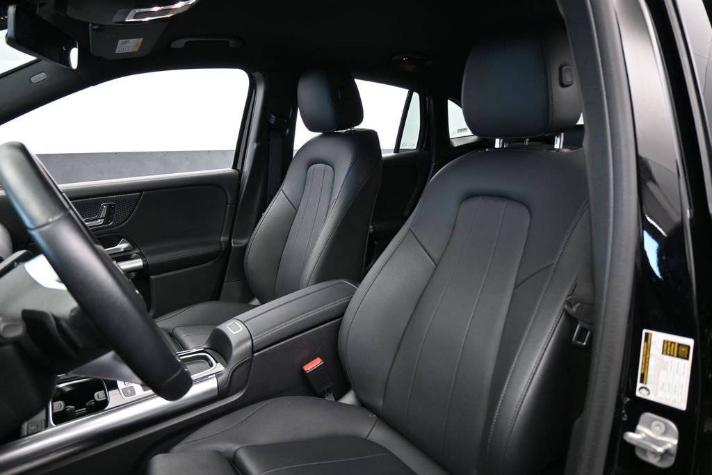 Used 2025 Mercedes-Benz GLA 250 image 10