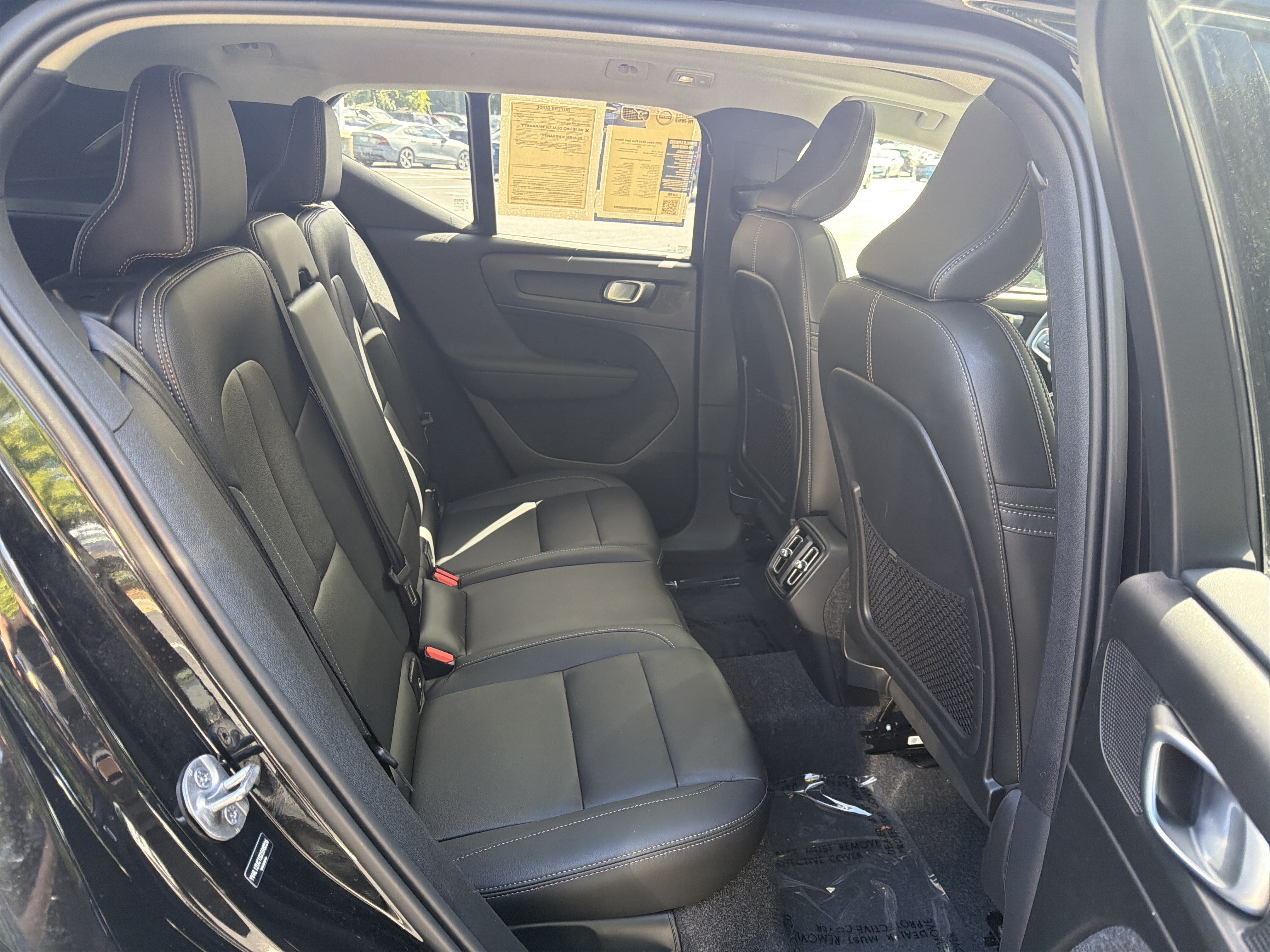 Used 2025 Volvo XC40 B5 Plus AWD/4WD image 33