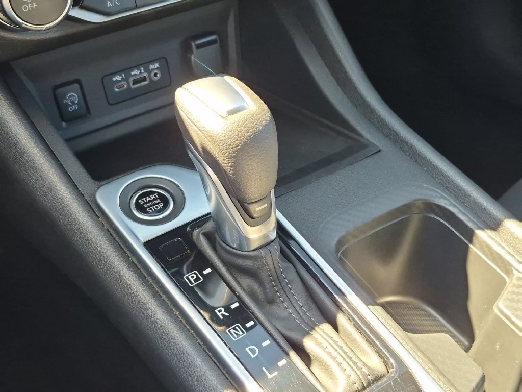 Used 2025 Nissan Sentra SV FWD image 17