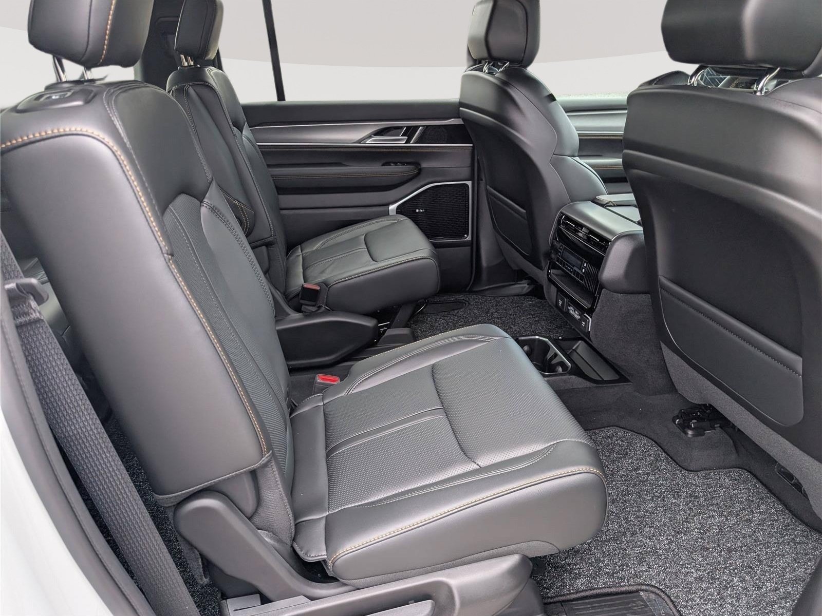 New 2026 Jeep Grand Wagoneer 4WD image 8