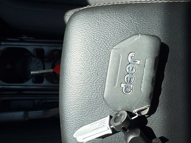 Used 2019 Jeep Wrangler Unlimited Sahara w/ Safety Group AWD/4WD image 54