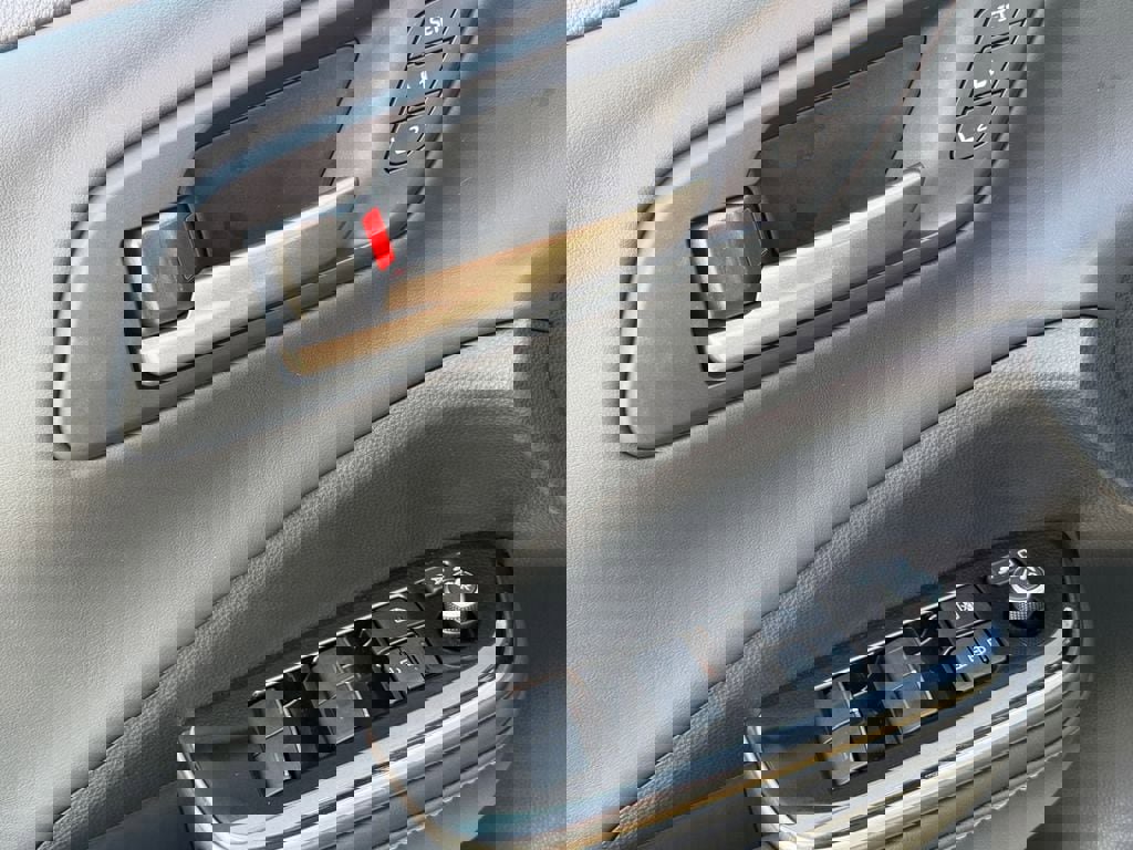 Certified 2024 Toyota Crown Platinum image 11