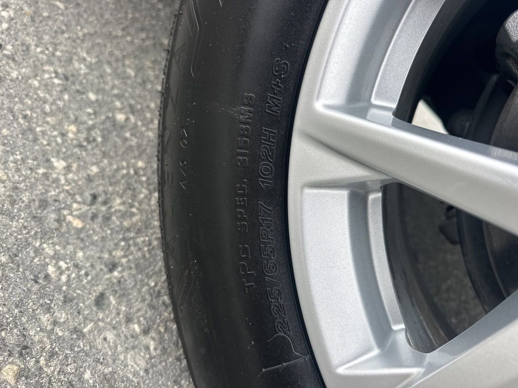 Used 2024 Chevrolet Equinox LT w/ Driver Convenience Package image 31