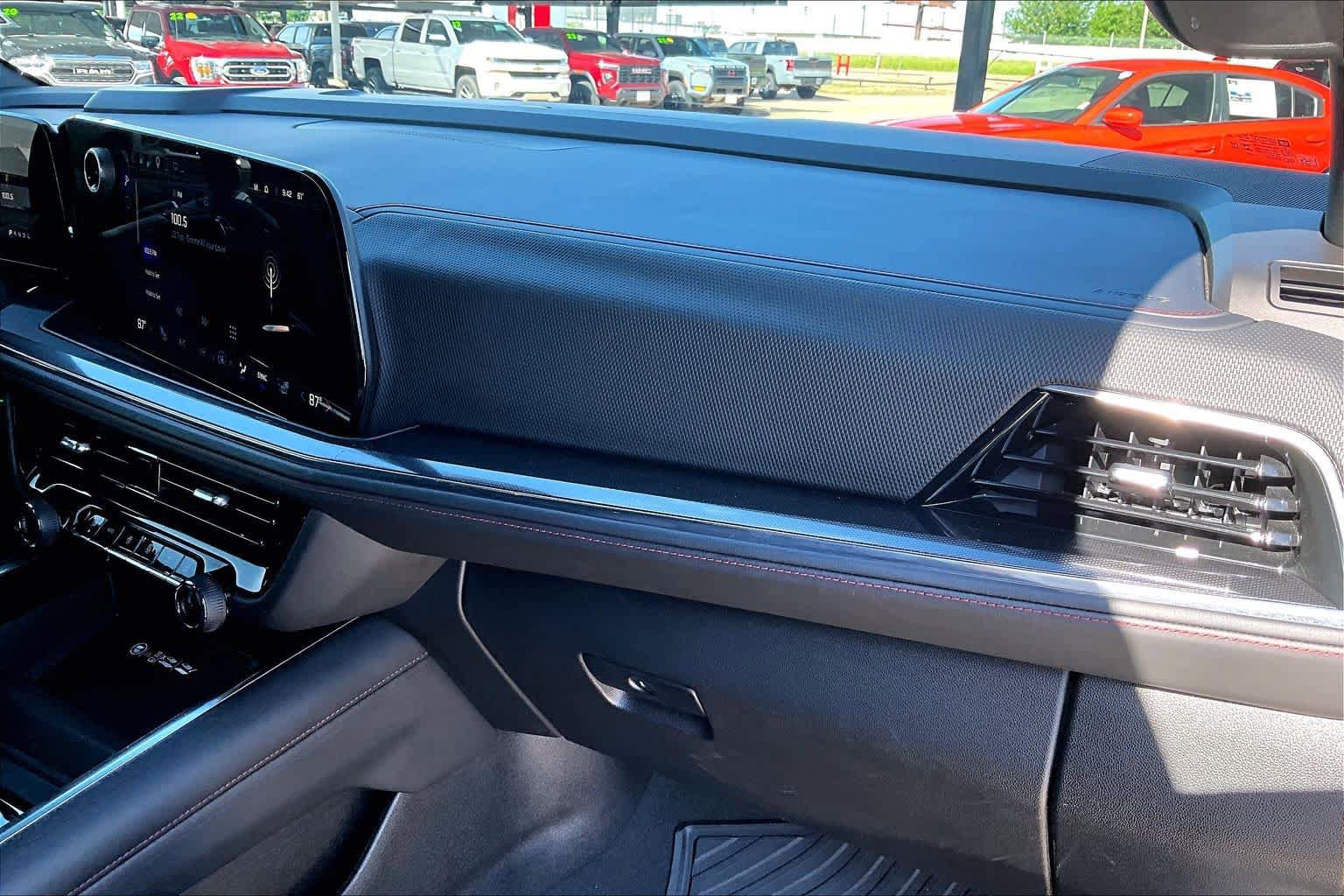 Used 2025 Chevrolet Tahoe RST w/ RST Capability Package AWD/4WD image 18