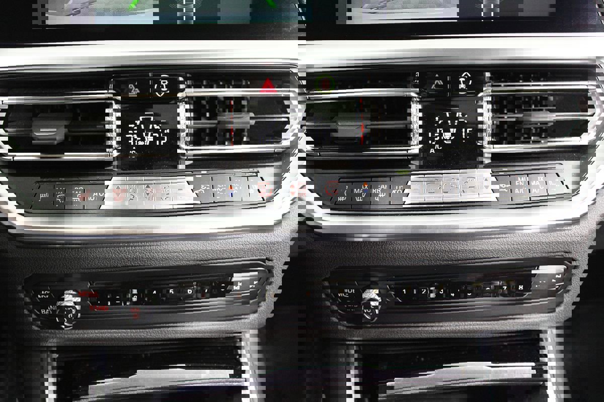 Used 2022 BMW 230i Coupe w/ Premium Package 2 image 9