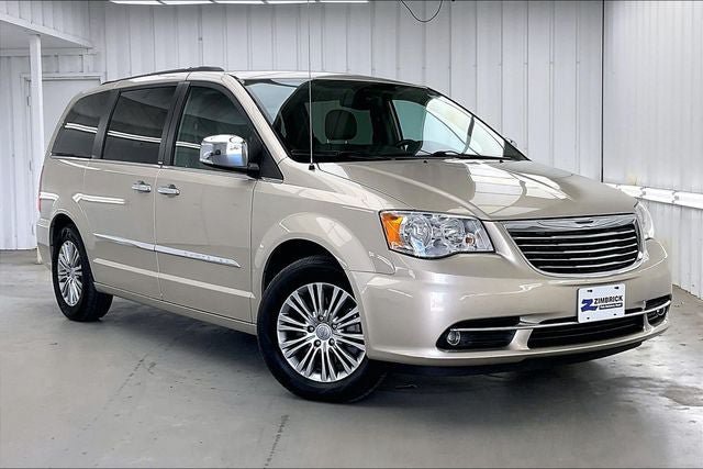 Used 2014 Chrysler Town & Country Touring-L w/ Trailer Tow Group FWD image 34