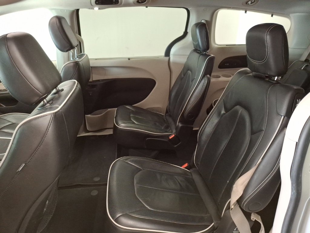 Used 2022 Chrysler Pacifica Limited image 13