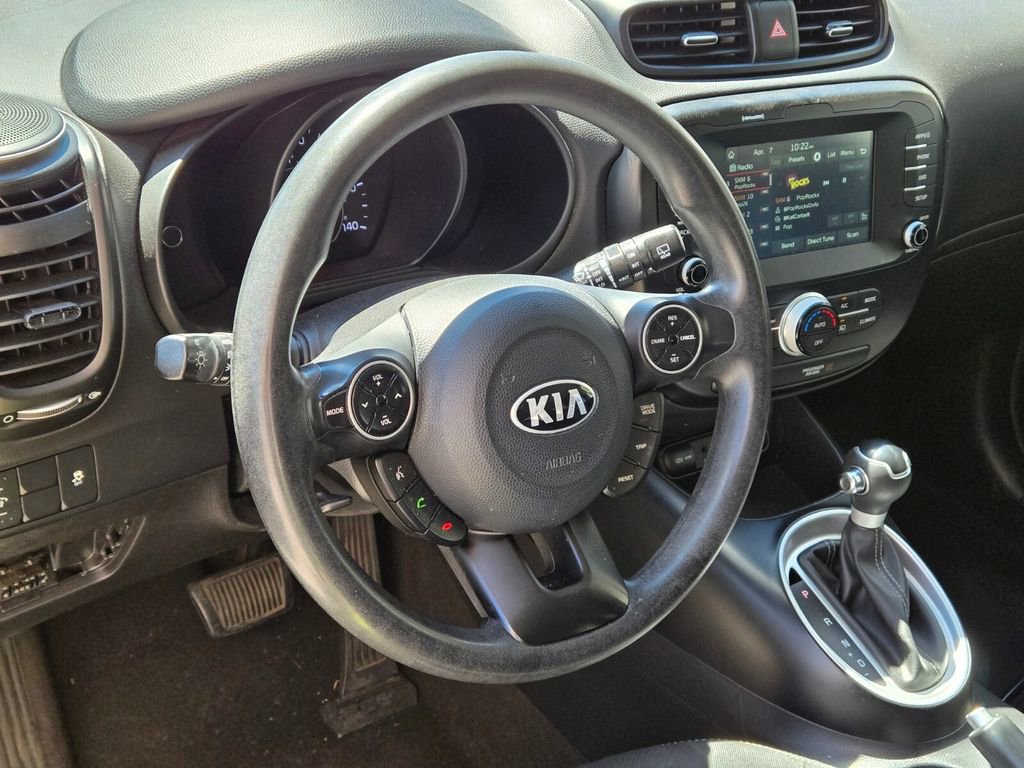 Used 2018 Kia Soul + image 9