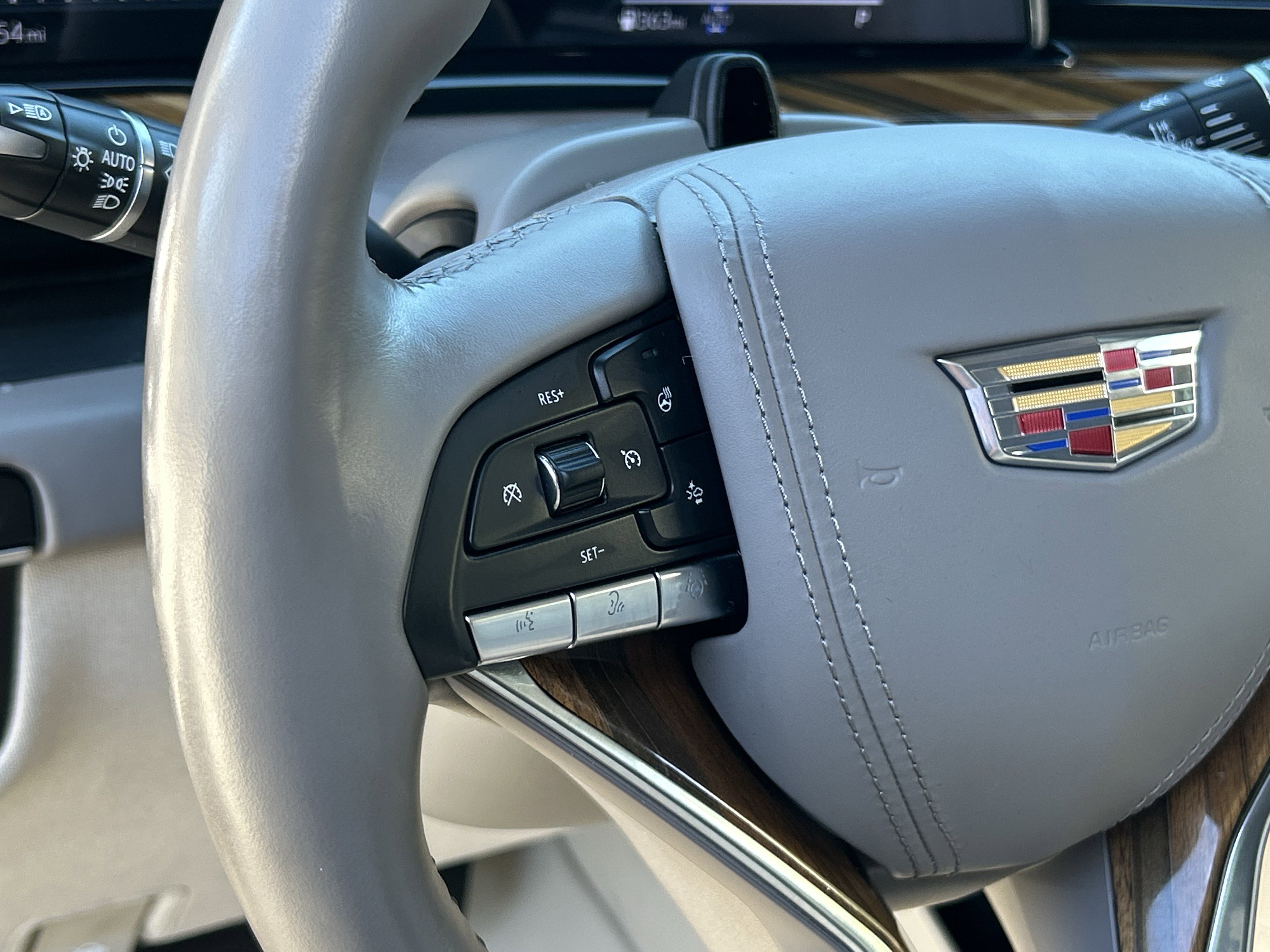 Used 2024 Cadillac Escalade ESV Sport Platinum w/ LPO, ONYX Package AWD/4WD image 27