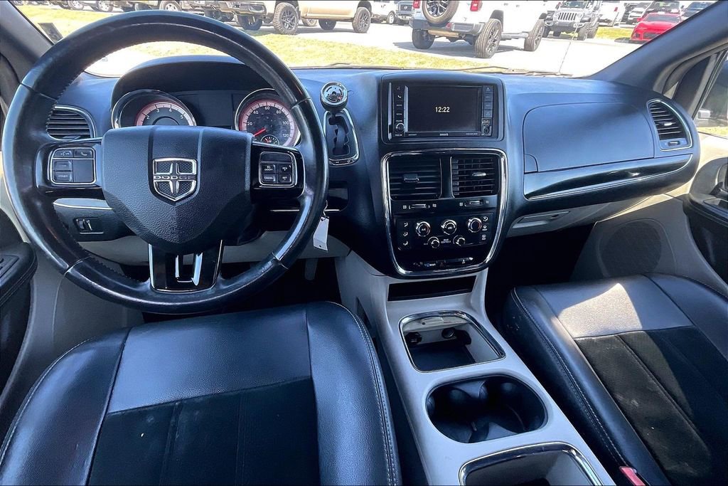 Used 2017 Dodge Grand Caravan SXT FWD image 14
