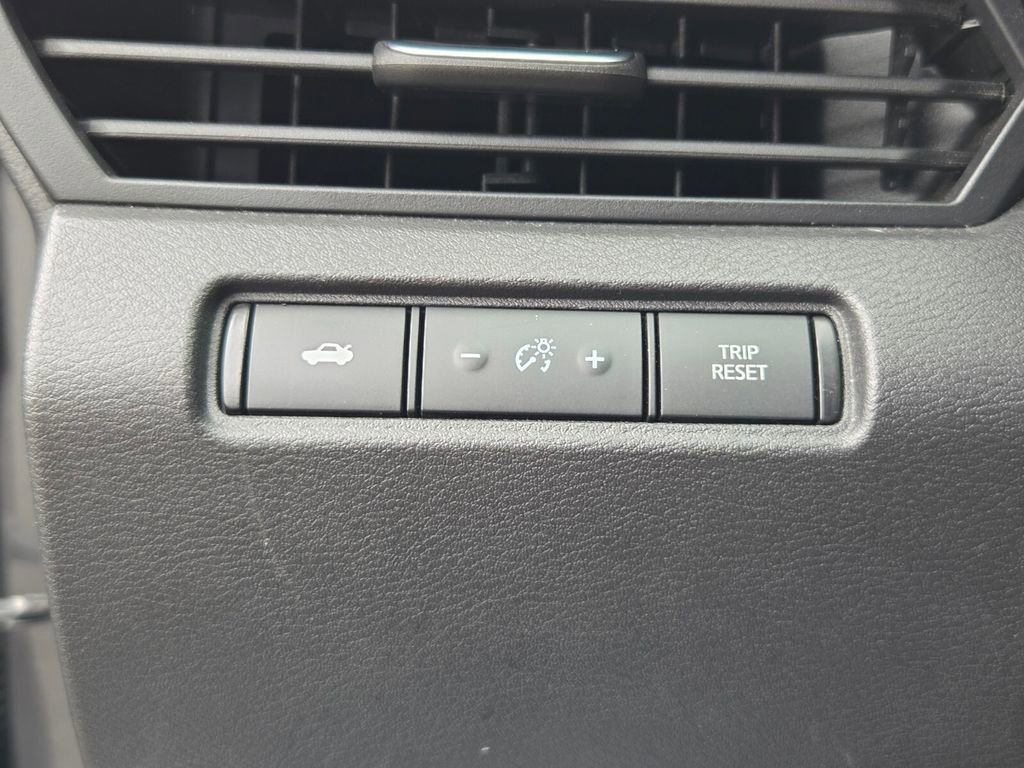 Used 2024 Nissan Altima 2.5 SV image 25