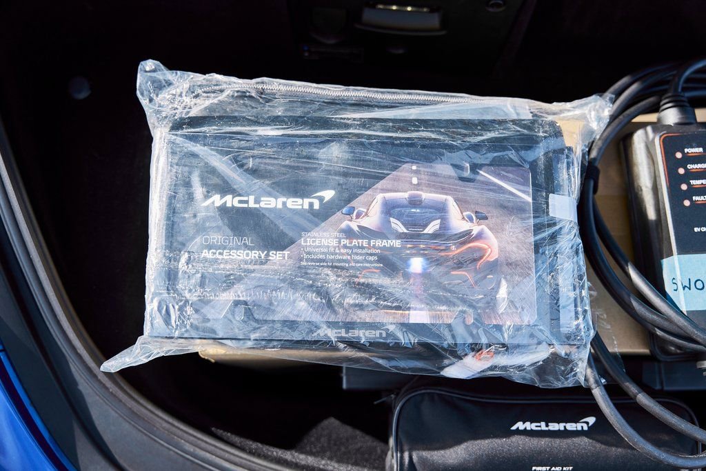 Used 2025 McLaren Artura Spider RWD image 25