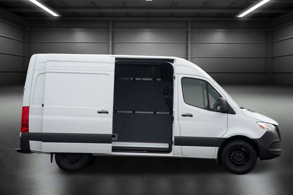 Used 2025 Mercedes-Benz Sprinter 2500 image 7