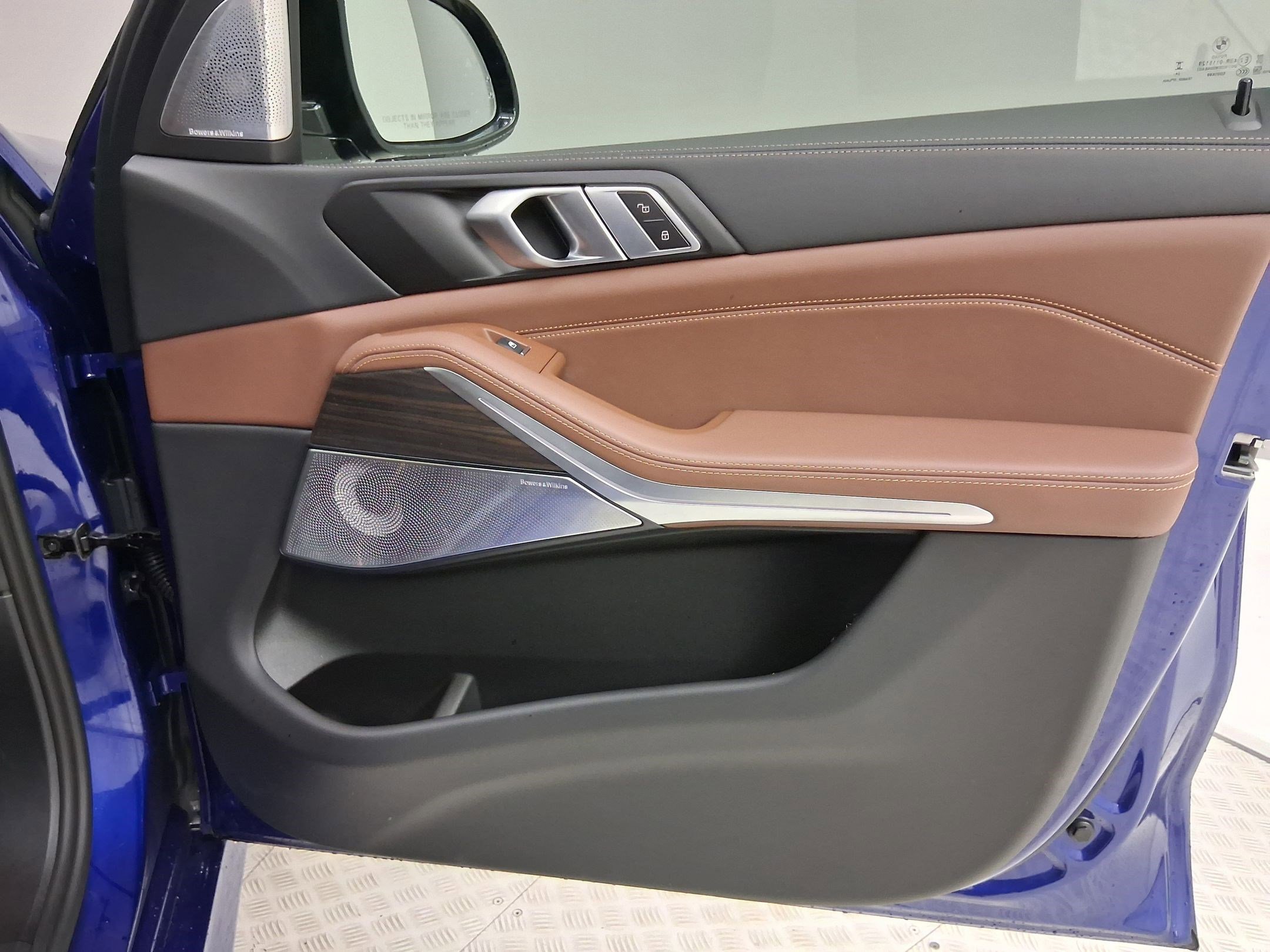 Used 2025 BMW X5 M60i image 32