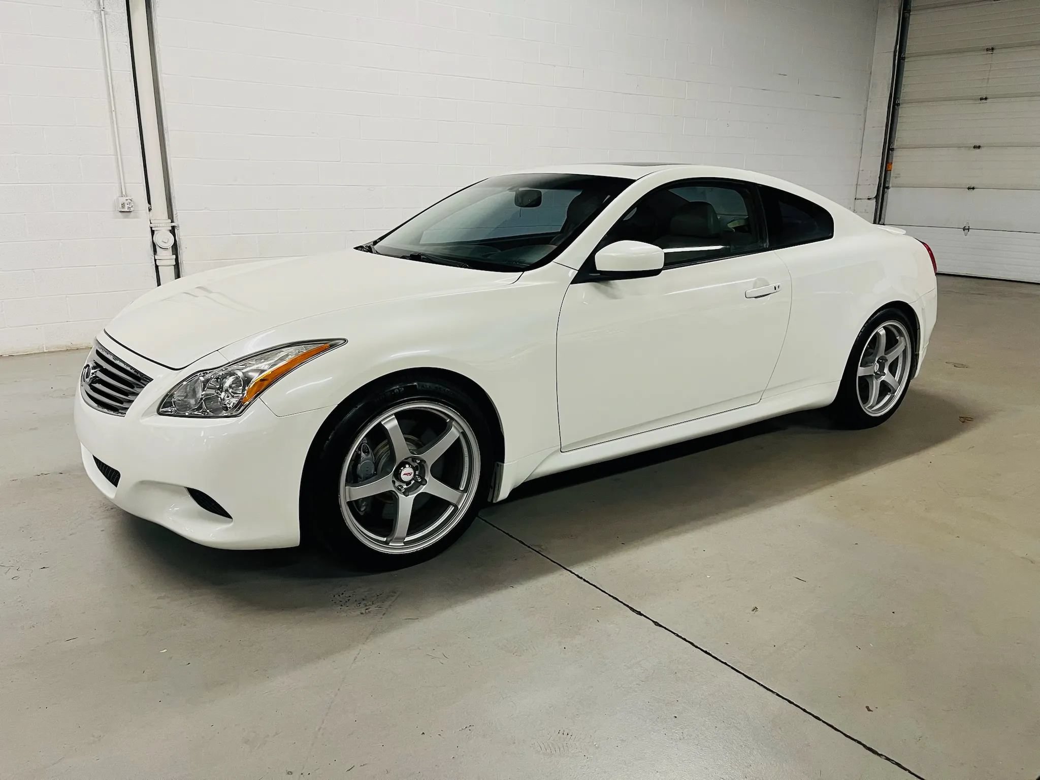 Used 2008 INFINITI G37 Journey w/ Premium Pkg RWD image 2