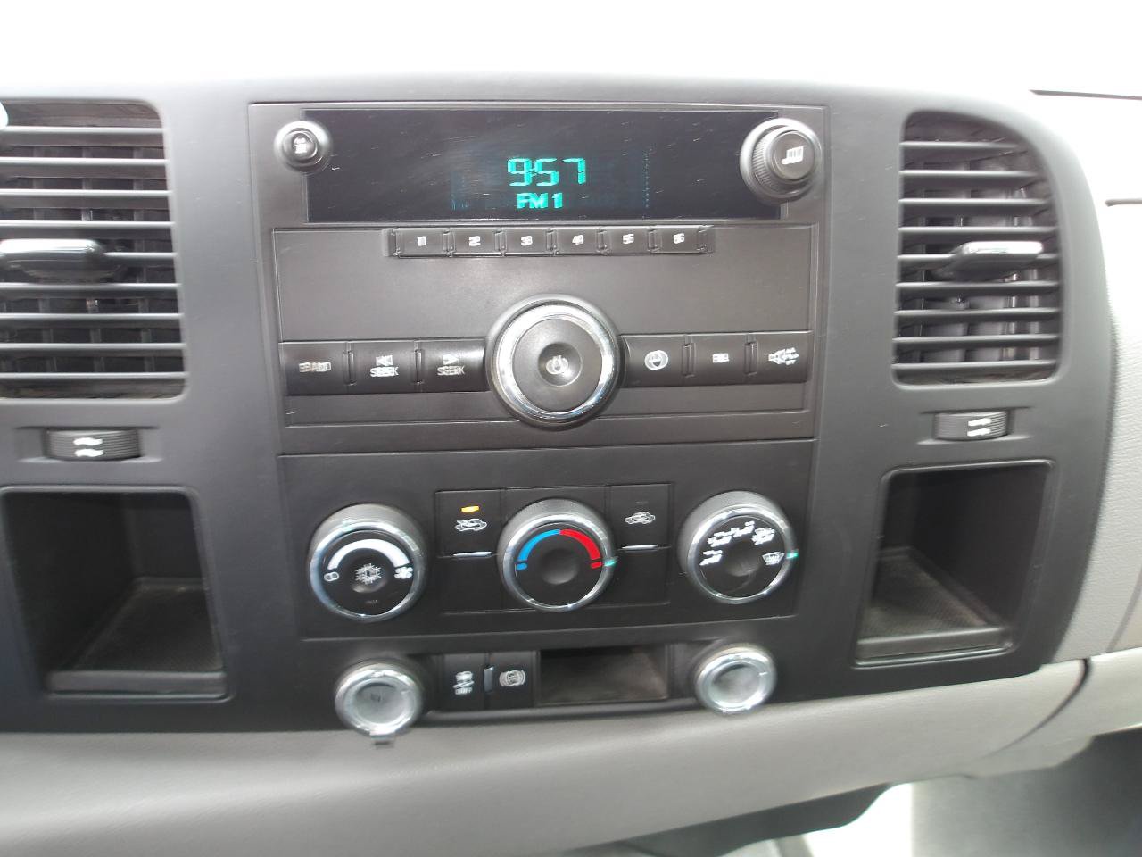 Used 2013 Chevrolet Silverado 2500 W/T AWD/4WD image 17