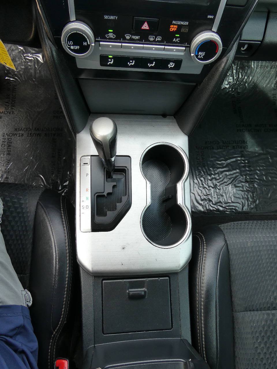 Used 2012 Toyota Camry SE FWD image 19