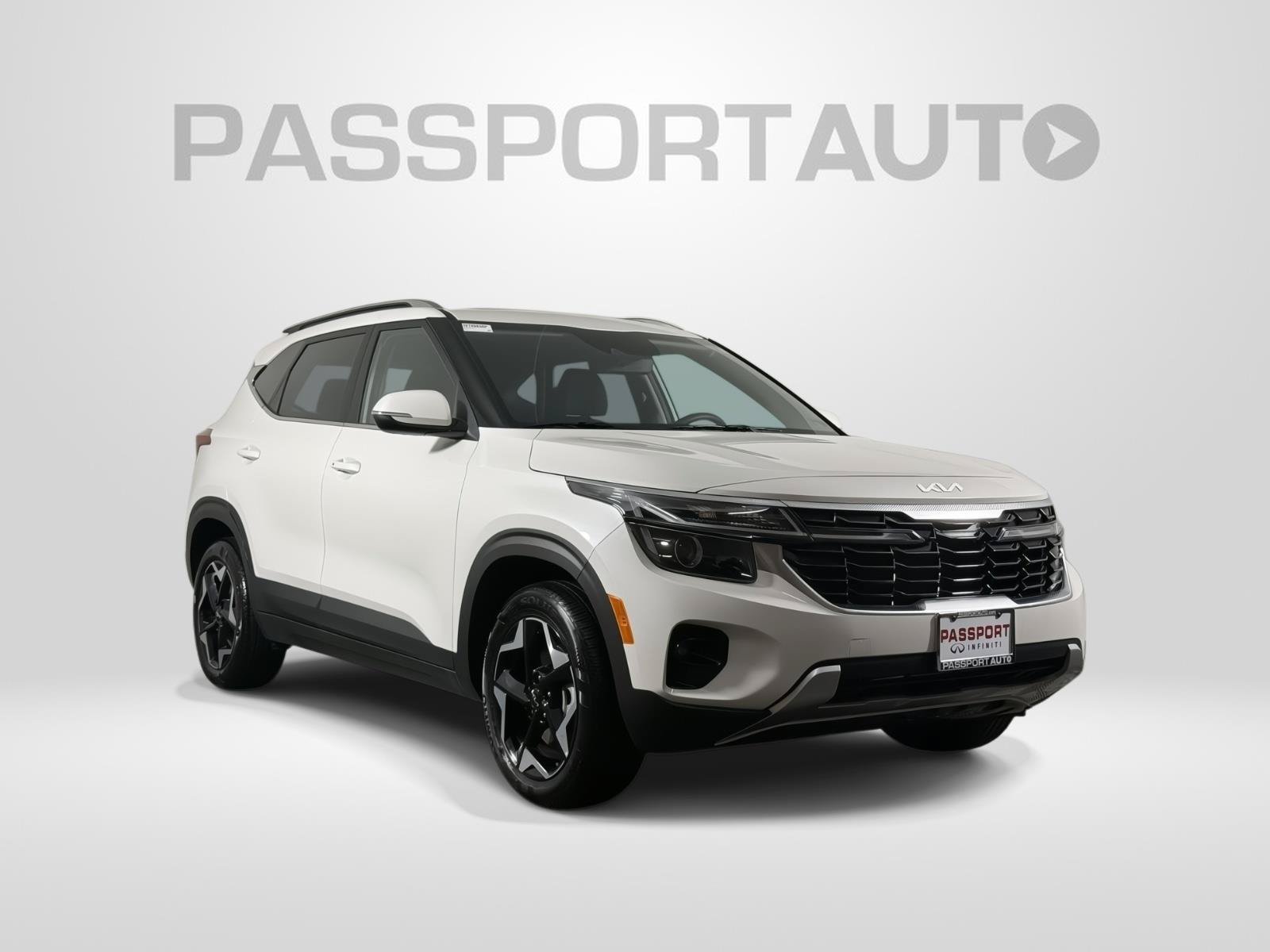 Used 2025 Kia Seltos EX w/ EX Sunroof Package AWD/4WD image 3