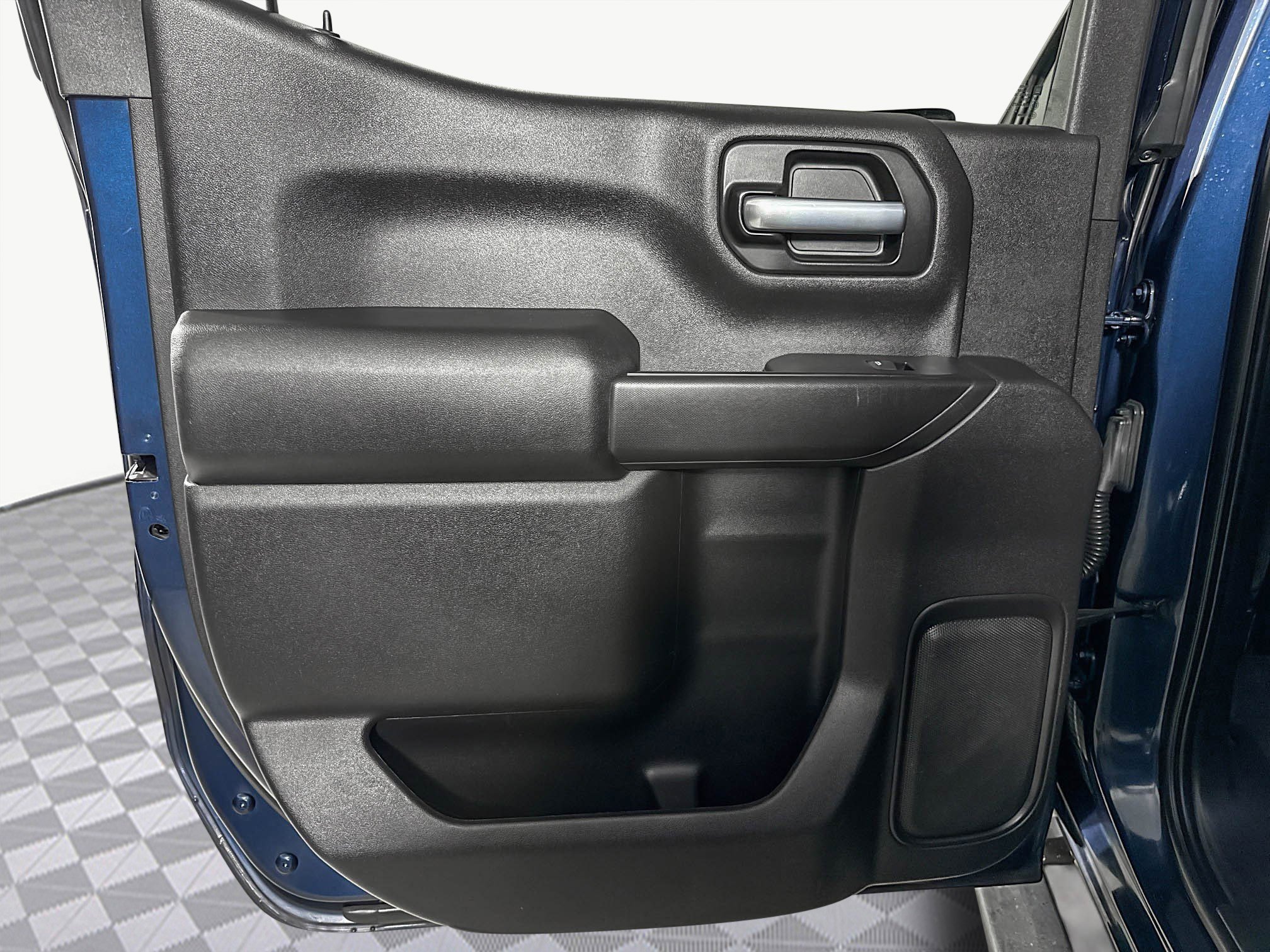 Used 2021 Chevrolet Silverado 1500 Custom w/ LPO, Dark Essentials Package image 21