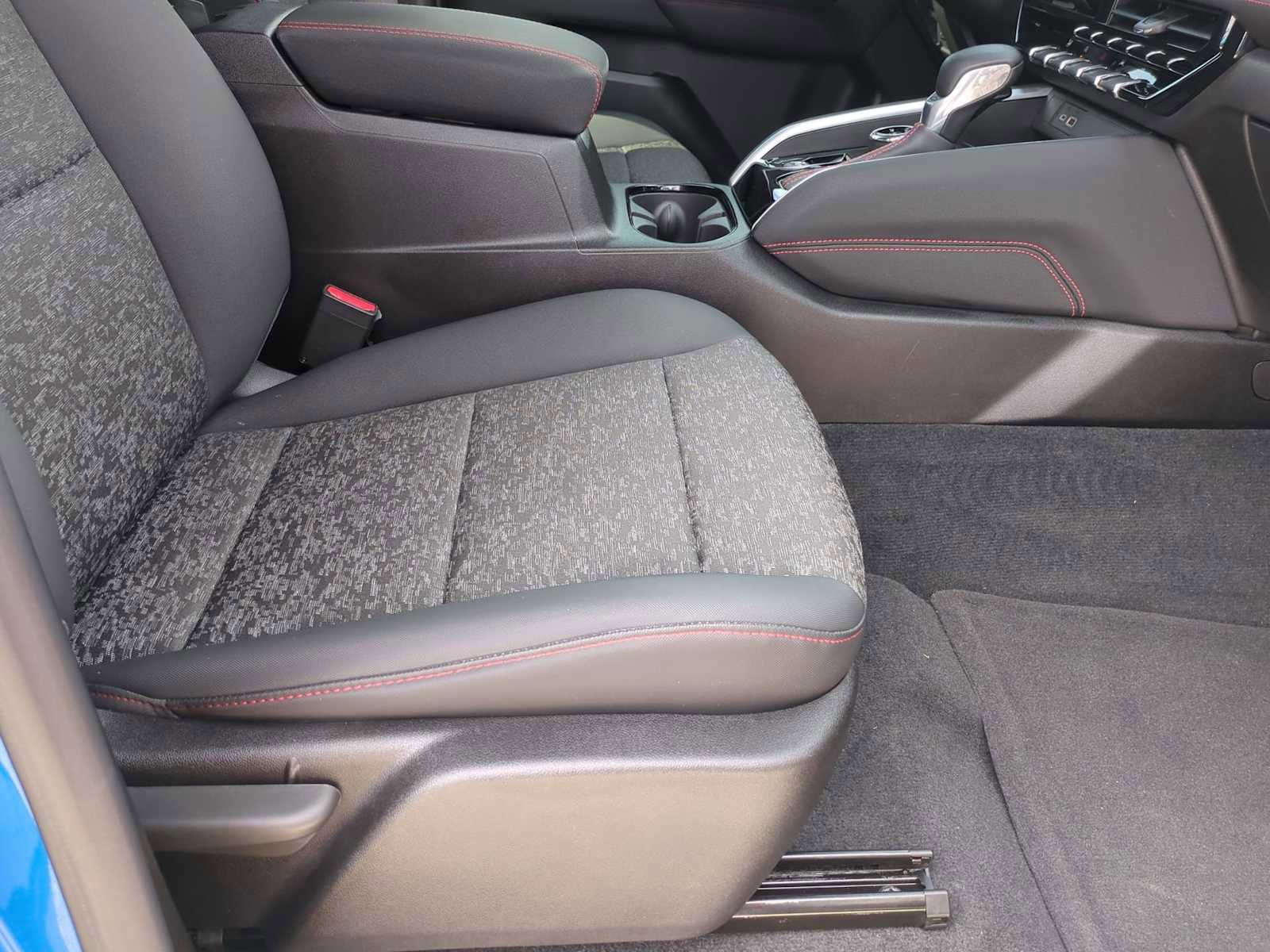 Used 2023 Chevrolet Colorado Z71 w/ Z71 Convenience Package 2 image 28