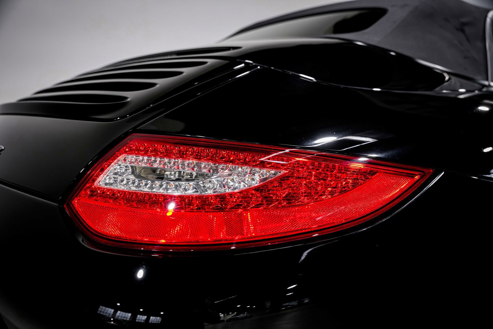 Used 2009 Porsche 911 Carrera RWD image 34