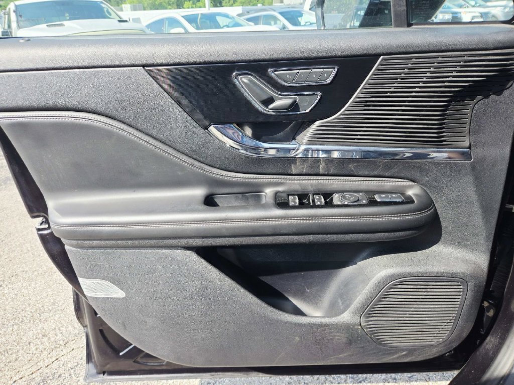 Used 2020 Lincoln Corsair AWD w/ Premium Package image 33