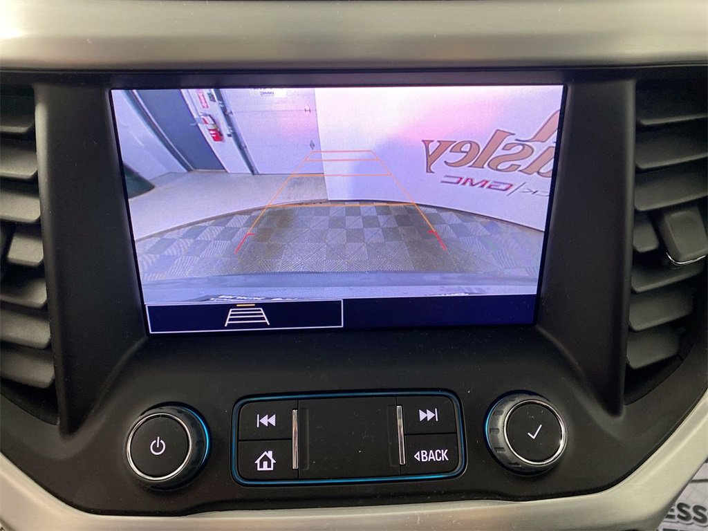 Used 2023 GMC Acadia SLE w/ Driver Convenience Package image 17