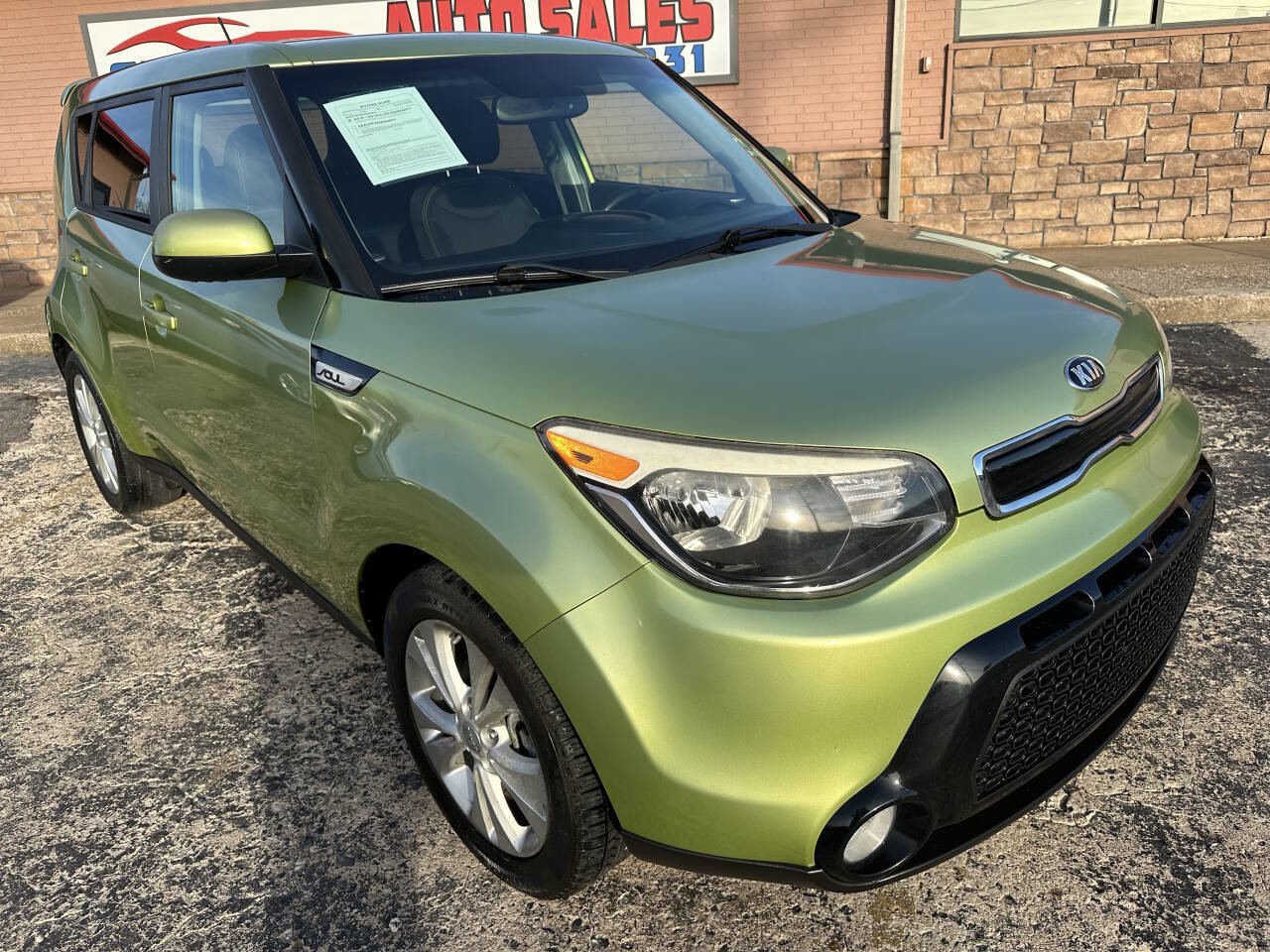 Used 2016 Kia Soul + image 3
