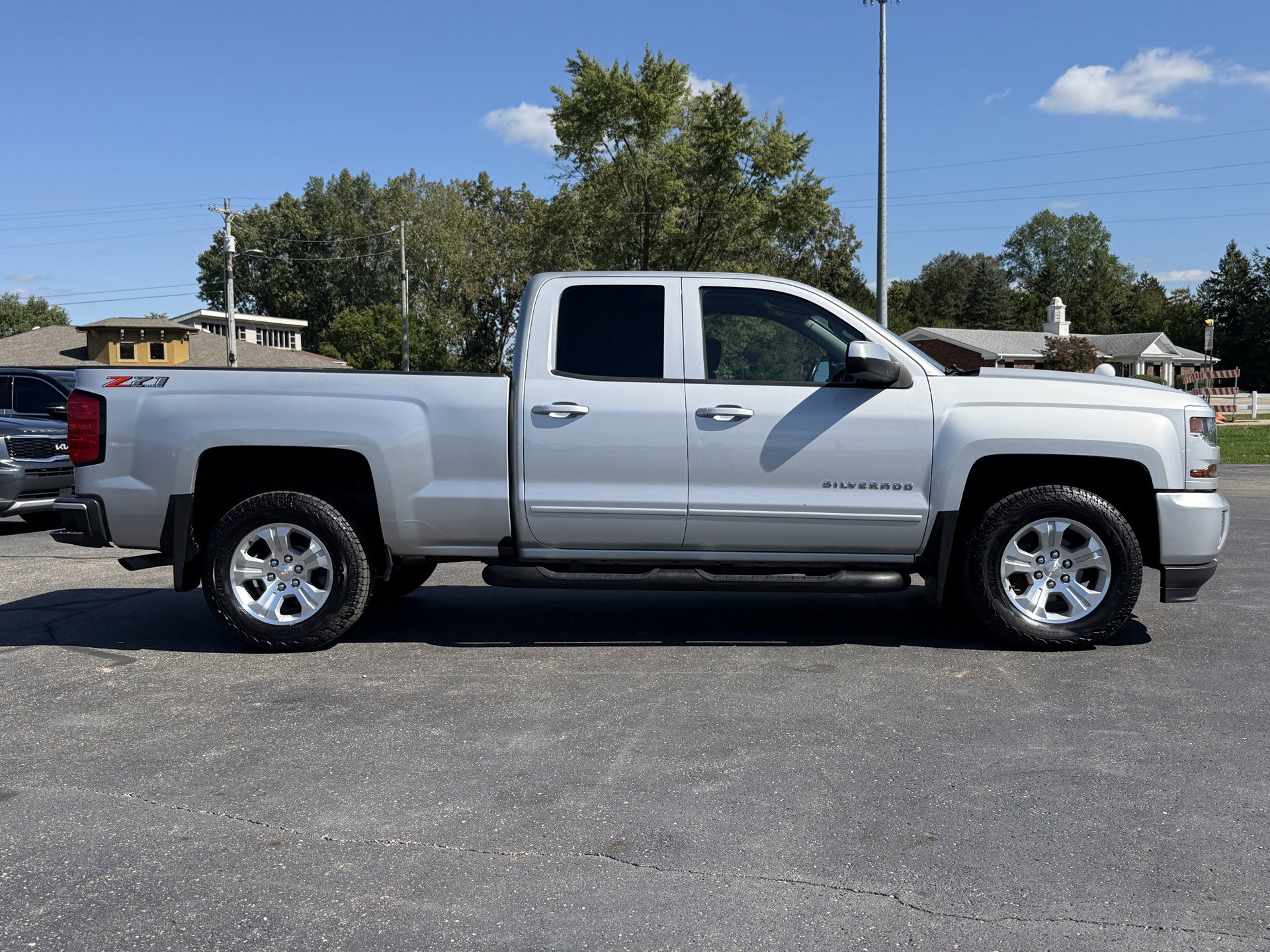 Used 2018 Chevrolet Silverado 1500 LT w/ All Star Edition AWD/4WD image 9