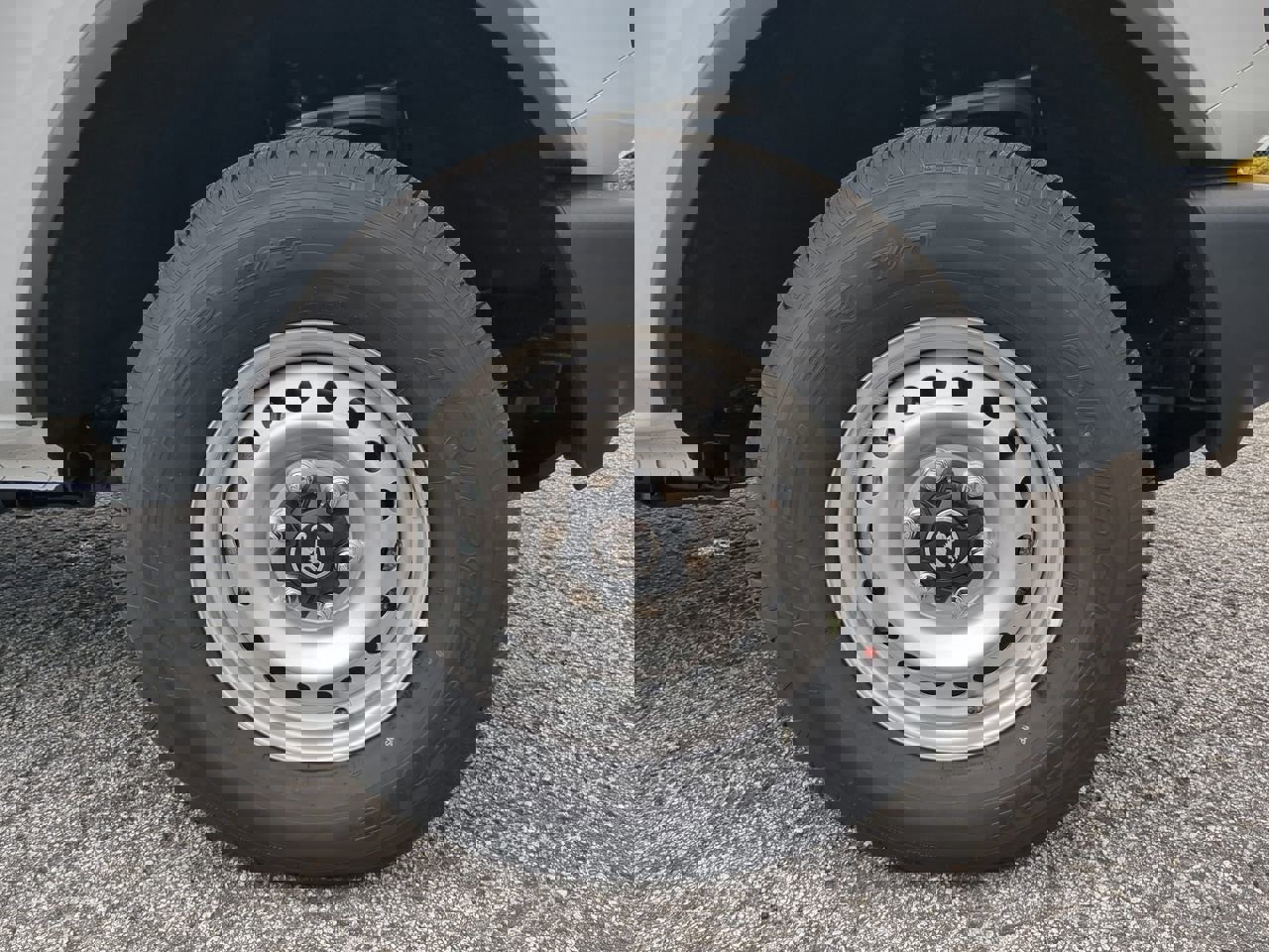 New 2025 Ford Bronco 4-Door image 9