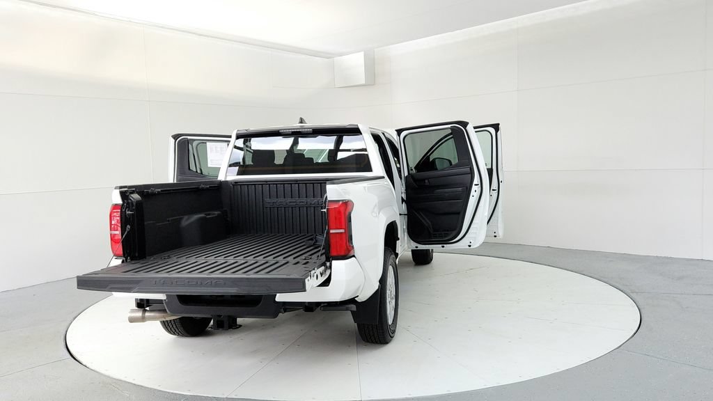 Certified 2024 Toyota Tacoma SR5 AWD/4WD image 11
