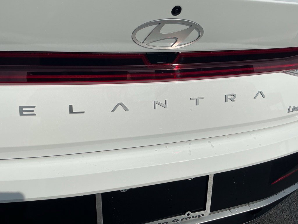 Certified 2026 Hyundai Elantra Limited FWD image 10