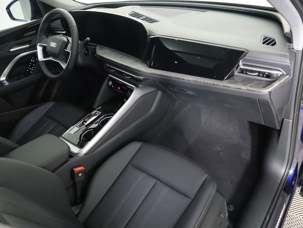 Used 2025 Audi Q5 Premium Plus w/ Premium Plus image 19