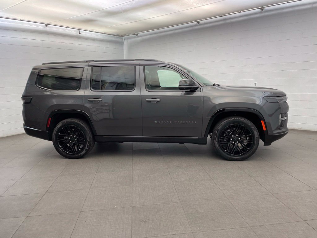 New 2026 Jeep Grand Wagoneer Limited AWD/4WD image 2