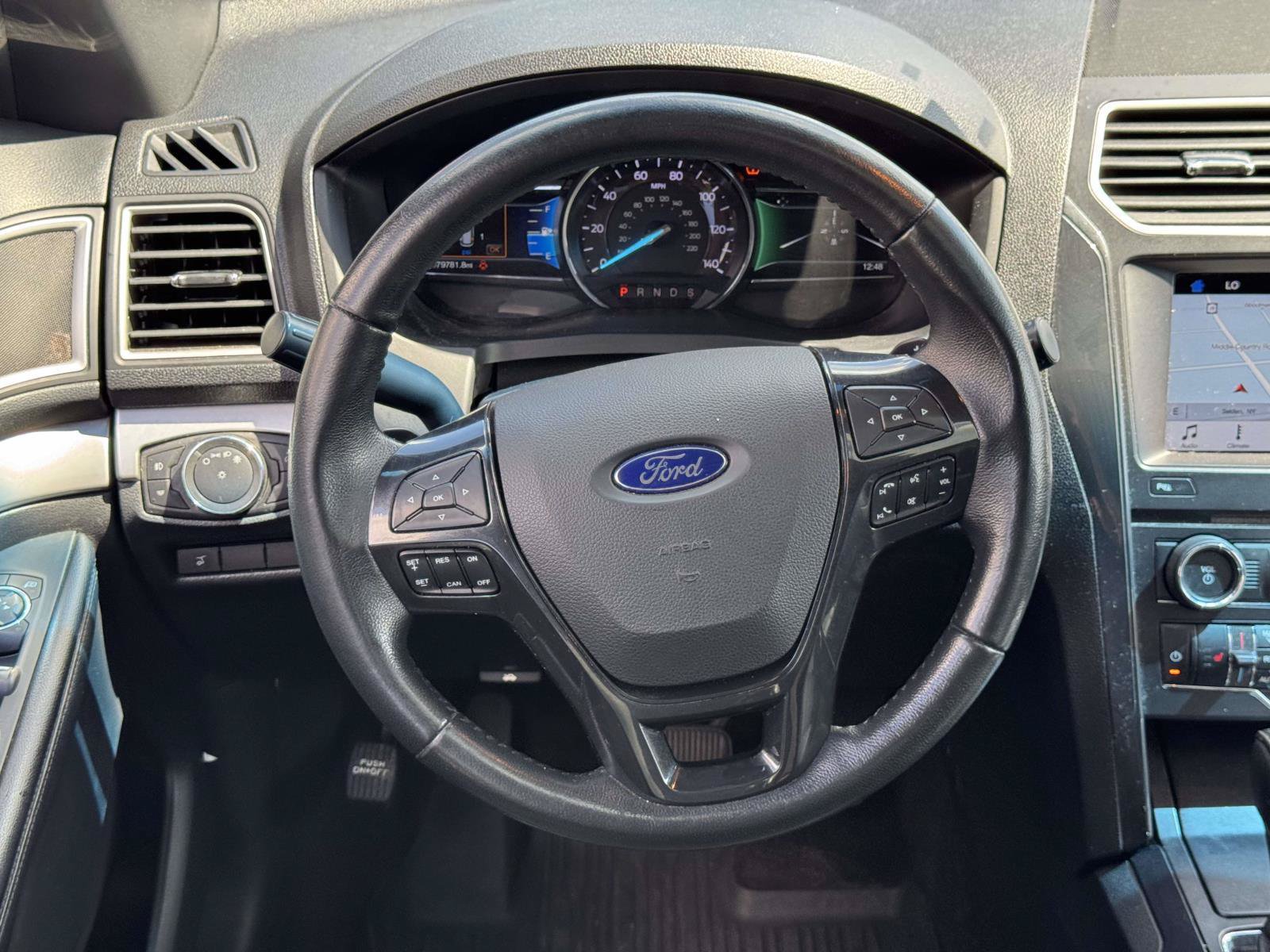 Used 2017 Ford Explorer XLT w/ Equipment Group 202A AWD/4WD image 12
