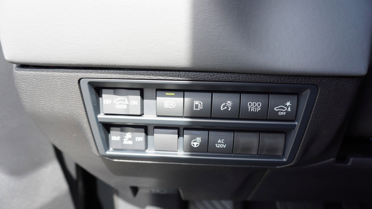 Used 2026 Toyota Sequoia Capstone image 22