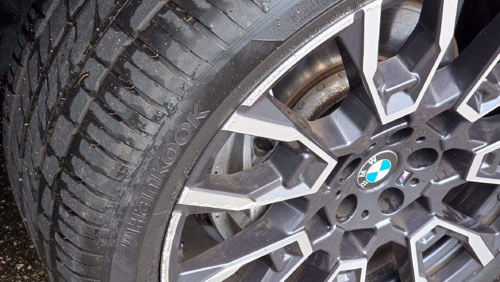 Used 2024 BMW X5 xDrive40i w/ M Sport Package AWD/4WD image 16