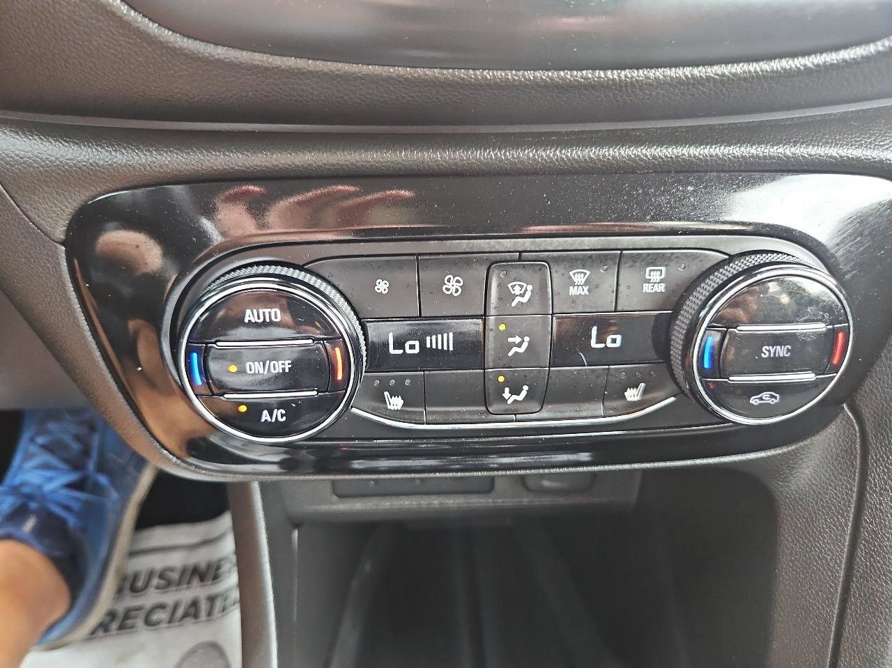 Used 2021 Buick Encore GX Select AWD/4WD image 31