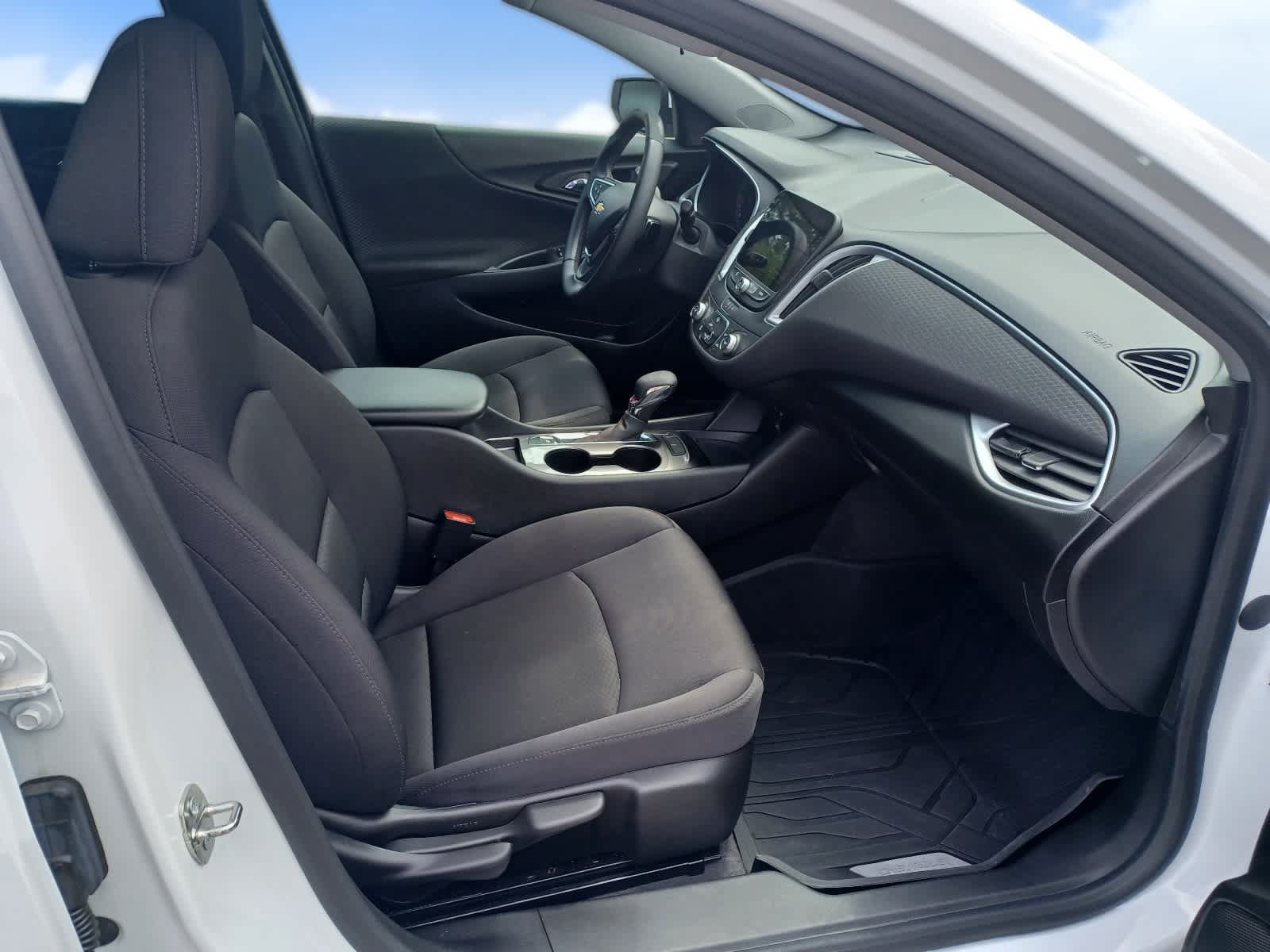 Used 2023 Chevrolet Malibu RS FWD image 19