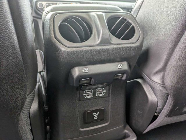 Used 2022 Jeep Wrangler Unlimited Rubicon AWD/4WD image 14